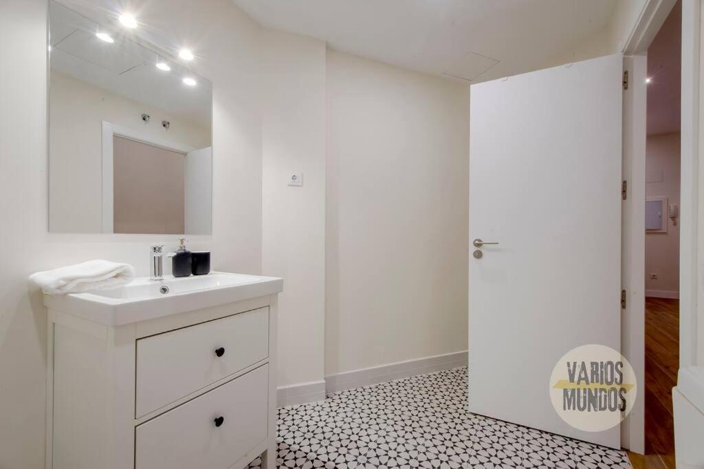 Cool Y Centrico Apt 6Px En Plena Plaza Del Carmen E2 Madrid Extérieur photo